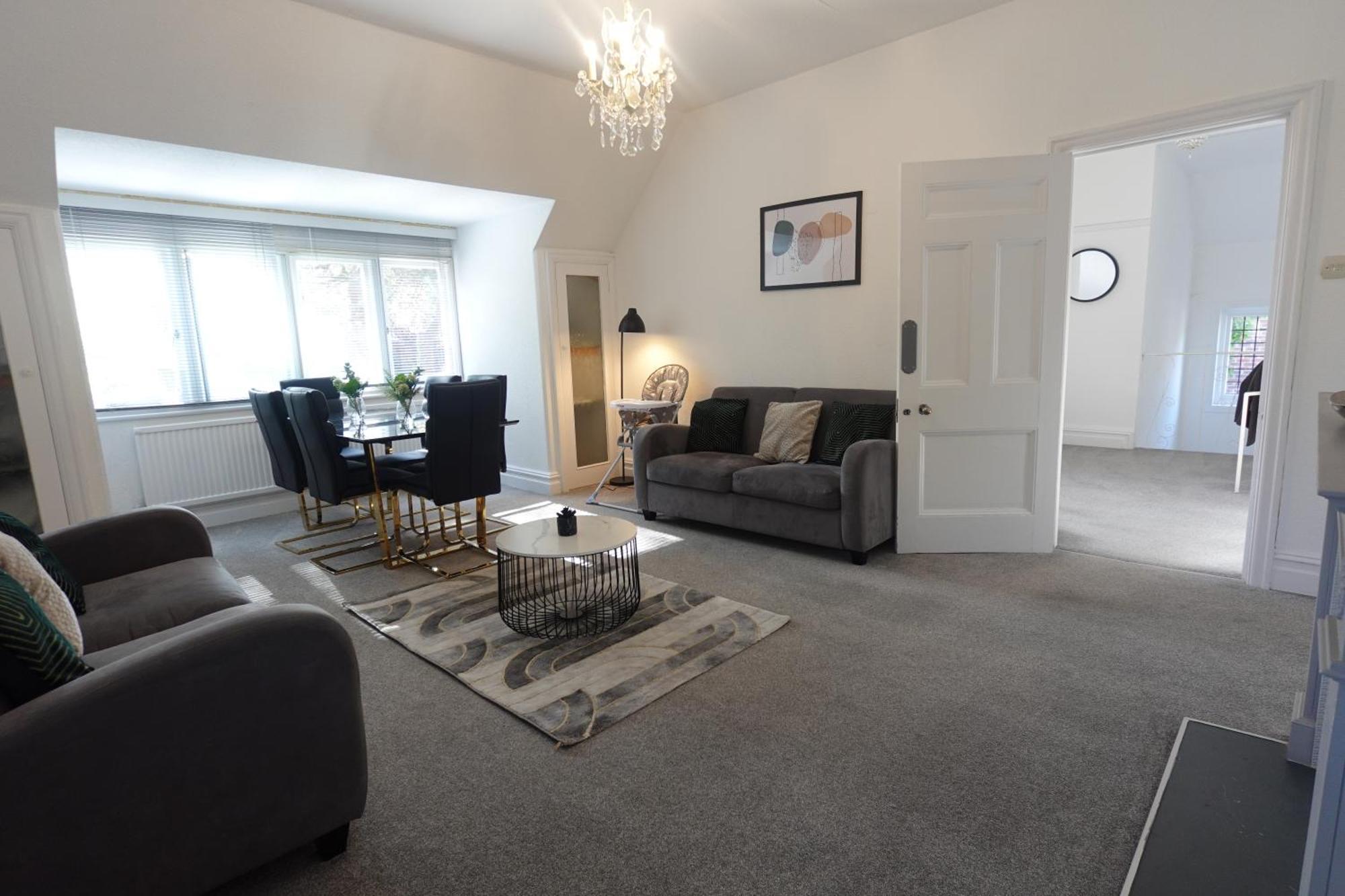 Apartment In Canford Cliffs Close To Sandbanks Beach Poole Exterior foto